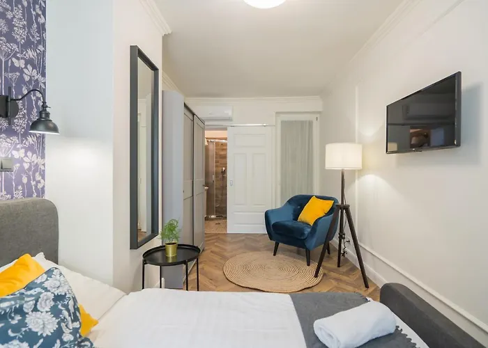 Anna シオーフォク